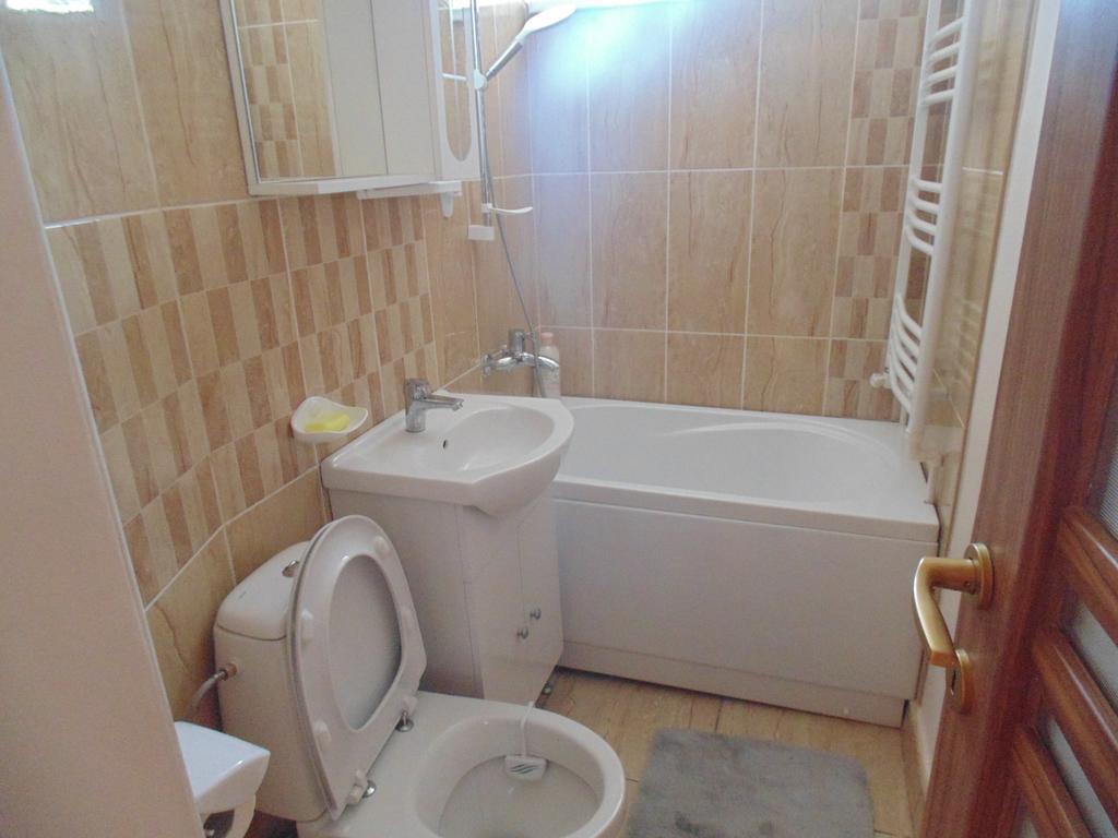 Appartamento Amigohd Hunedoara Esterno foto